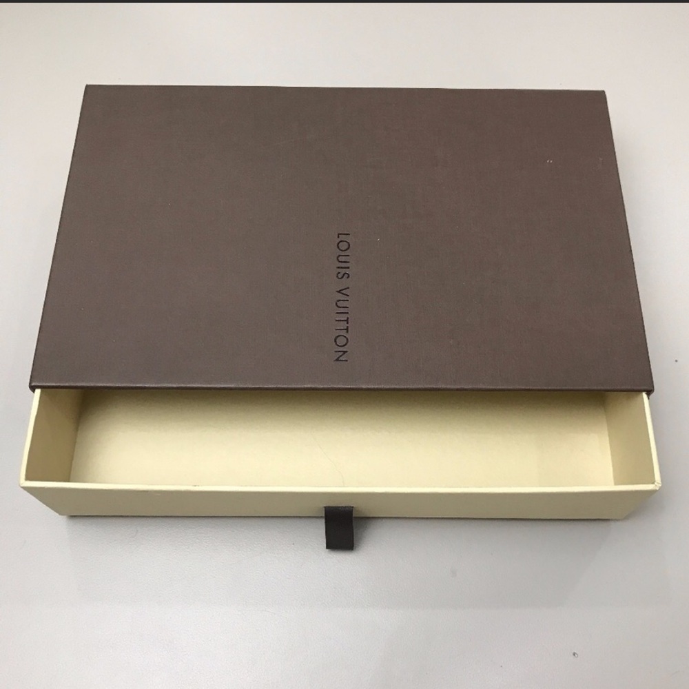 Louis Vuitton Slide Gift Box - Picture 6 of 8